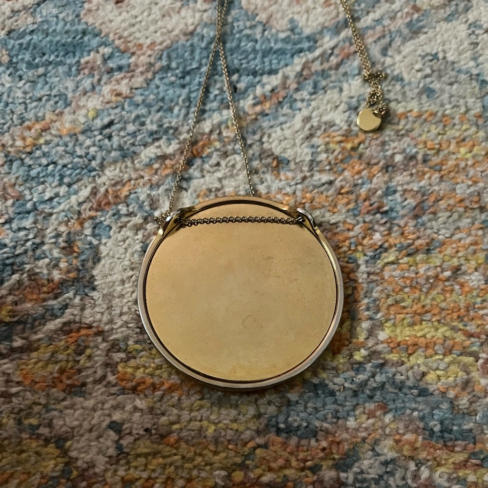 House of Harlow 1960 Large Starburst Leather and Gold Pendant Necklace - Picture 4 of 4
